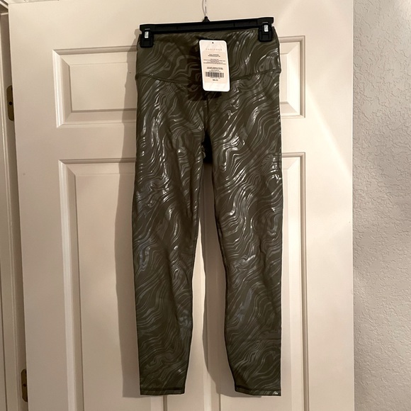 Fabletics 7/8 Highwaisted Powerhold Leggings - Picture 1 of 4